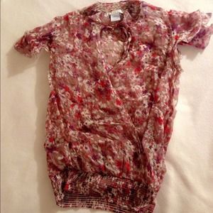 🚫SOLD🚫Pink floral summer top. ☀