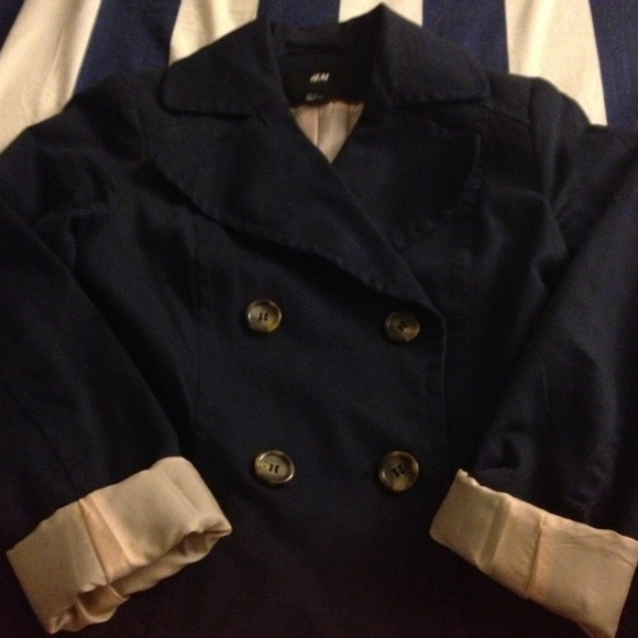 TRADED - Trench coat! - Picture 2 of 4