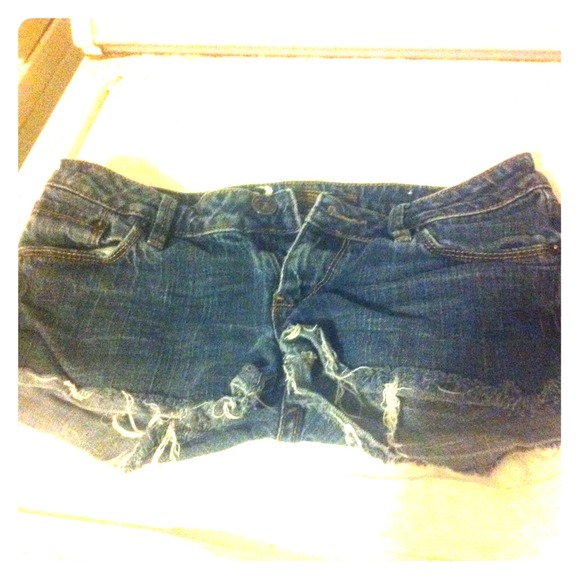 ⭐BULLHEAD cutoff frayed short shorts⭐size 3