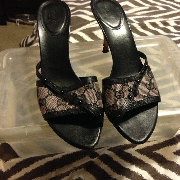 **** Gucci 3 inch open toe sandals *****