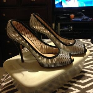 Giuseppe Zamora design peep toe mesh pump
