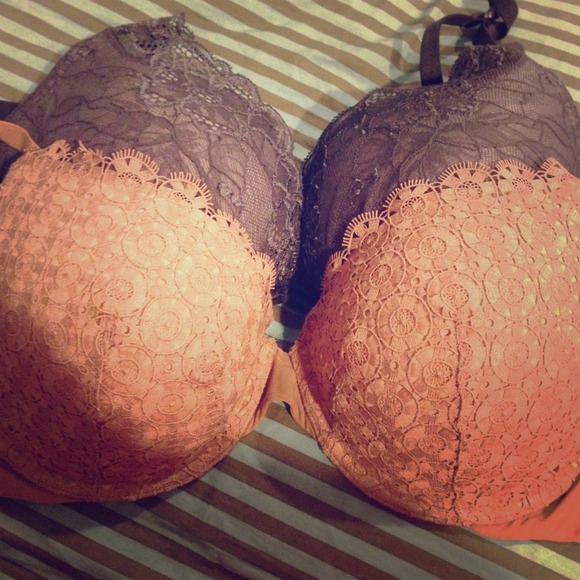 Two 36D VS Bras one with tags one w/o. New.
