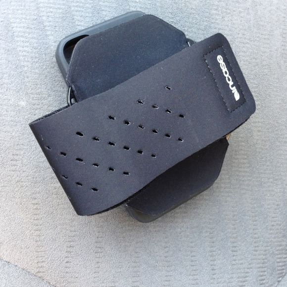 NWOT Incase IPhone 4/4s arm band