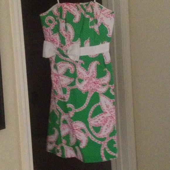 Lilly pulitzer Dresses & Skirts - Lilly Pulitzer strapless dress - size 2
