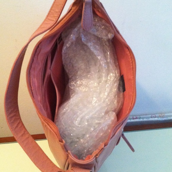 REDUCED!✂⚡Pink leather purse - Picture 3 of 4