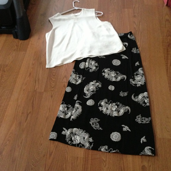 Maxi skirt and blouse