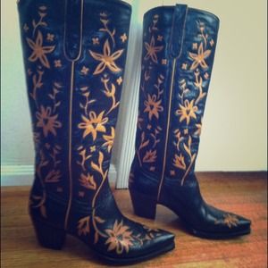 Custom cowboy boots