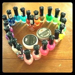HUGE BUNDLE of beautiful nail polish!!!