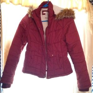 💢SOLD💢 Winter Jacket W/ a Furry Hoodie 😊❄⛄