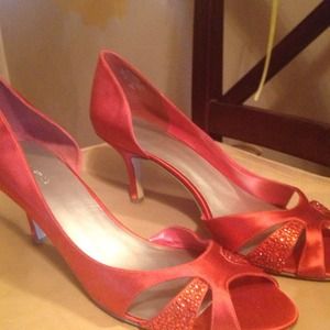 Med Orange satin 10M toes out