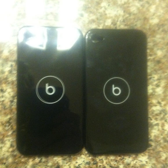 2 "B" iPhone 4/4s phone cases