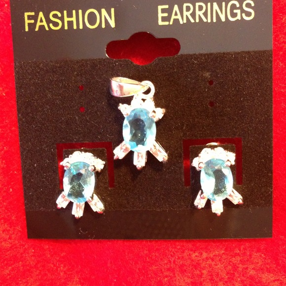 New silver earring and pendant set!
