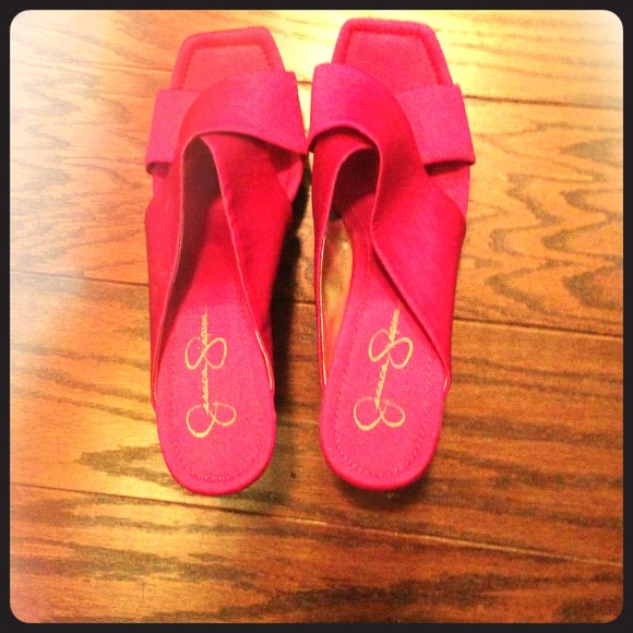 Jessica Simpson Hot pink wedge