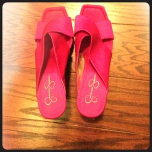 Jessica Simpson Hot pink wedge