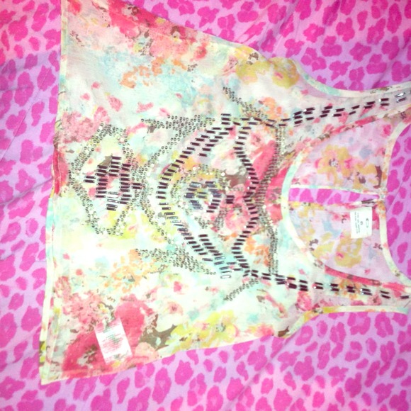 UO top new w/o tags.