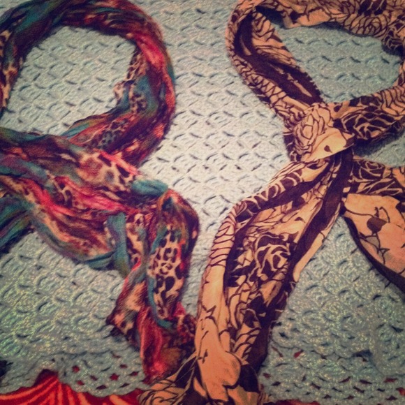 SCARF BUNDLE - Picture 1 of 3