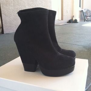 BCBG Wedge heels (REDUCED)