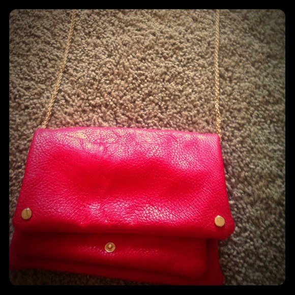 Clutch/handbad with removable gold chain