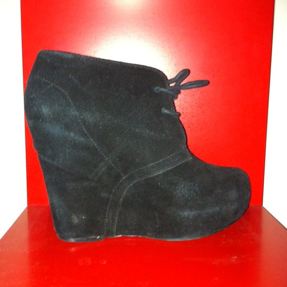 Steve Madden black wedge booties