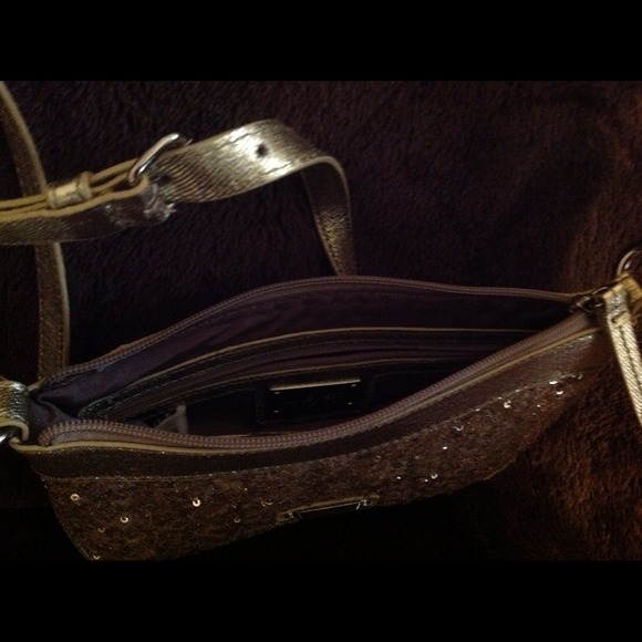 Gold Sequence shoulder/cross body Evening Bag - Picture 3 of 4