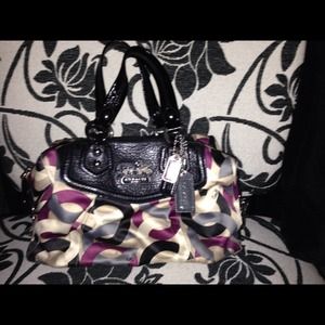 Reserved 4 Ddwall : Authentic Coach Bag