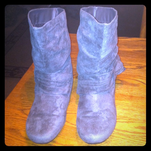 ⚠Reduced again⚠Grey suede boots size 10