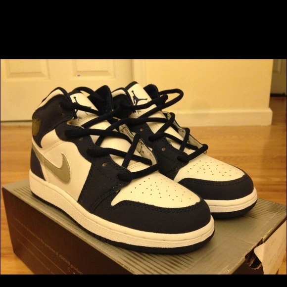 SOLD!!!! Jordan 1 retro Size 3 Y (W 5) - Picture 2 of 4