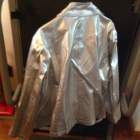 Coat - Picture 2 of 3