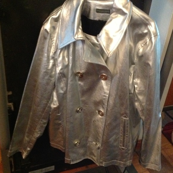 Coat - Picture 3 of 3