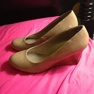 nude wedges