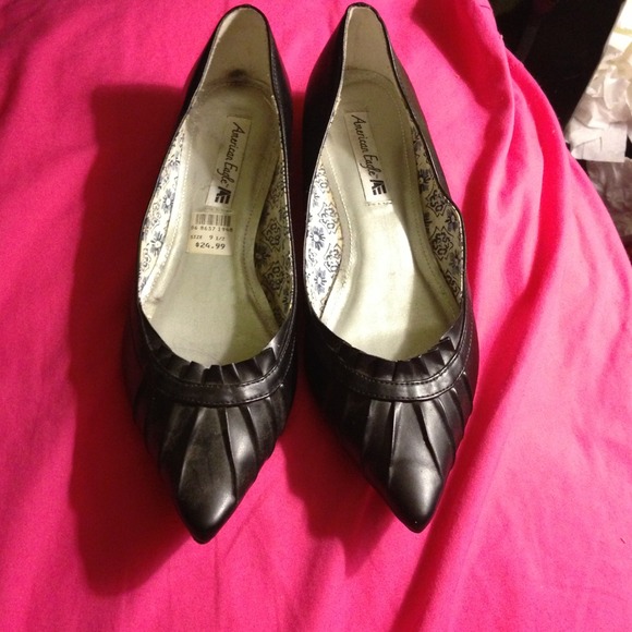 American eagle kitten heel