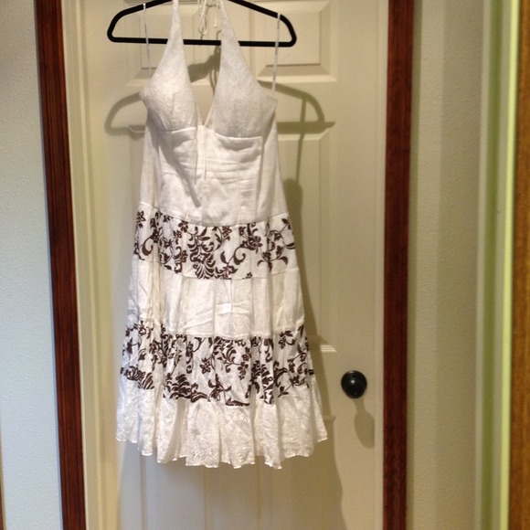 White and brown halter sundress with crochet - Picture 1 of 4