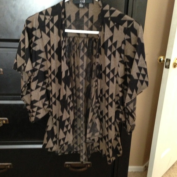 Short sleeve sweater jacket