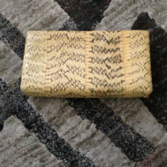 Python clutch