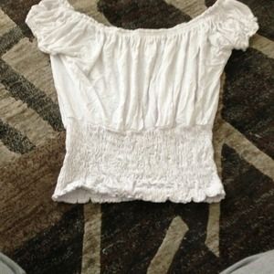 Off the shoulder Arden b top!