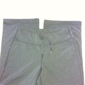 Dark gray crop Lululemon pants, 6