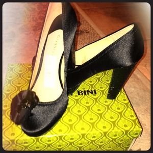 Adorable Giani Bini heels