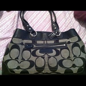 Black Coach Purse Authentic❎❎RESERVED❎❎