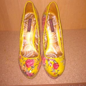 Barely Worn DollHouse Floral Pumps.