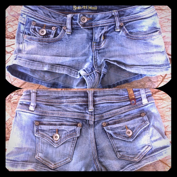 ❌❌TRADED❌❌ Bana Di Denim Shorts