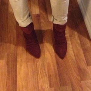 Shoe mint wine color boots