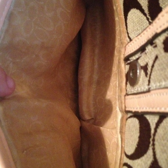 Coach Purse. - Picture 3 of 4