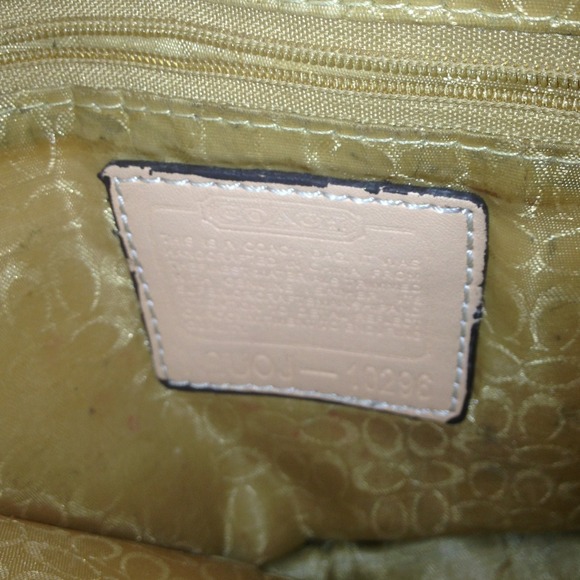 Coach Purse. - Picture 4 of 4