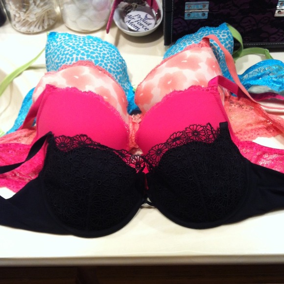 Victoria's Secret Other - 💌😊 Bra bundle