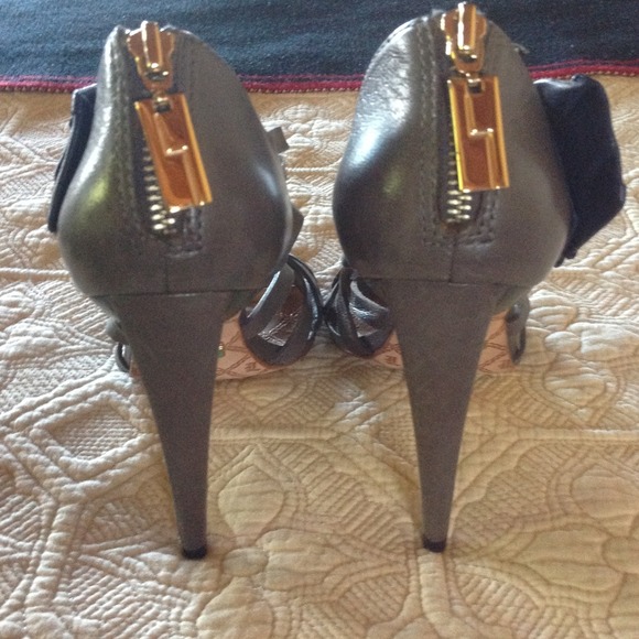 LAMB Rosette 🌹 Gladiators - Picture 3 of 4