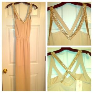 🎀REDUCED🎀NBW NWT Chiffon Maxi Dress sz Med