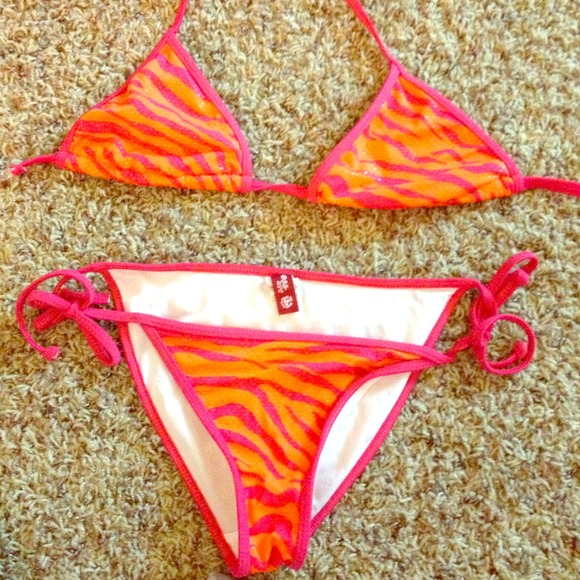 Guess Bikini!