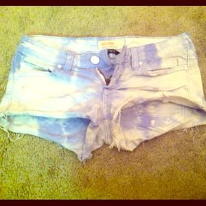 Tie die cutoffs
