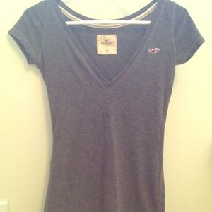 Gray hollister shirt