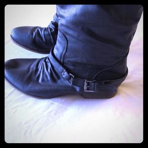 ❌Reserved❌Black boots w/blue detail